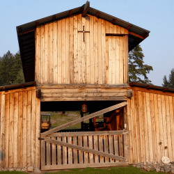 barn_supplies_and_stable_equipment