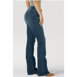 Wrangler Ladies Essential Bootcut Helen Medium Wash Jean
