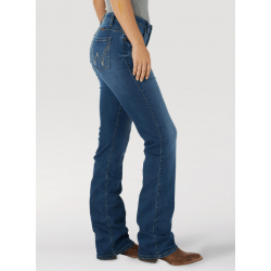 Wrangler Ladies Ultimate Q-Baby Ultimate Riding Light Wash Jean