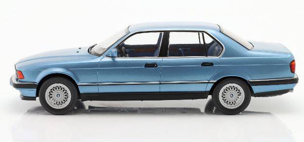 BMW 730i E32 1992 blue MCG 1:18 Diecast