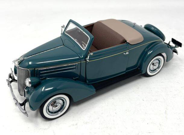 Ford Deluxe Cabriolet 1936 green Danbury Mint 1:24 Diecast AS IS 