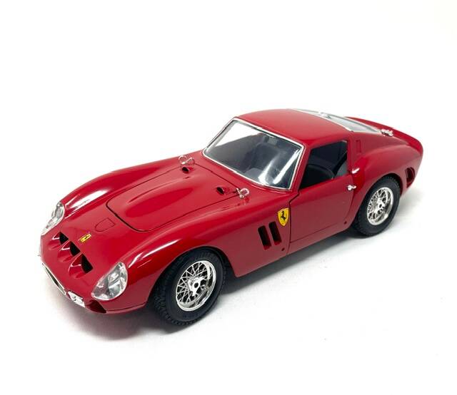 Ferrari GTO 1962 red - BBURAGO 1:18 Diecast no box | eAutomobilia