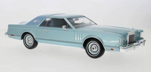 Lincoln Continental Mark V light blue 1978 - MCG 1:18
