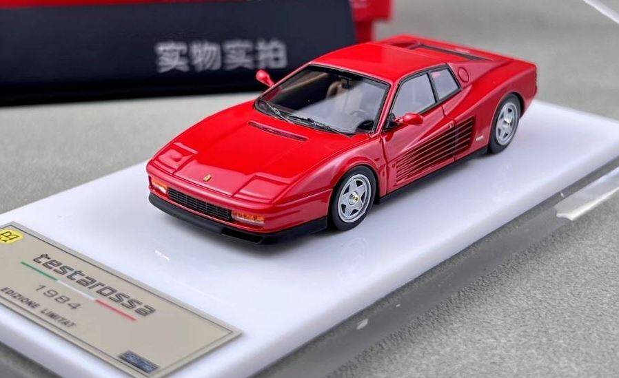 Ferrari Testarossa 1984 rosso corsa DMH 1:64 Diecast
