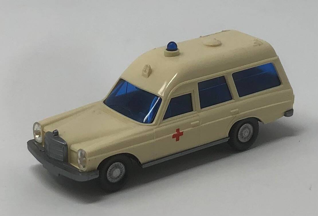 Miniature WIKING Mercedes 200 Ambulance échelle 1/87 - Neuf, Peut être En Lot