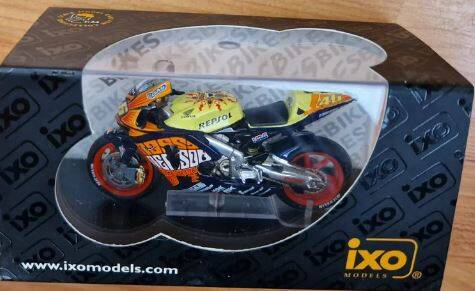 Honda RC211V 2003 Moto GP V.Rossi IXO Models 1:24 Diecast