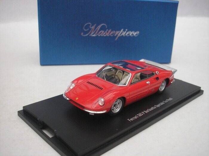 Red car with a horse! Tamiya 1/24 2013 Ferrari LaFerrari