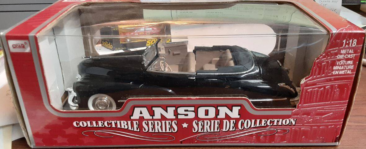 Cadillac 1947 Series 62 Conv. black Anson 1:18 Diecast