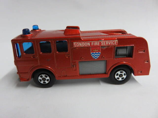 Matchbox series no 35 merryweather best sale fire engine