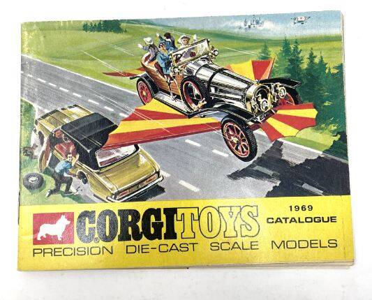 Corgi Toys: 1967-68 Catalogue by Corgi Toys: Near Soft cover