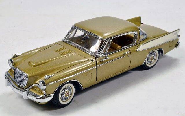 Studebaker Golden Hawk 1957 1:24 Danbury Mint NO BOX