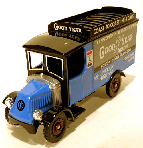 Mack - Goodyear Wingfoot Express - Corgi 1:50 Diecast truck ref 98481