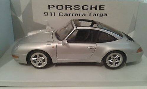 UT models Porsche 911 1:18 シルバー UT Models Limited 1997 Porsche Carrera 911 GT2 1:18 Diecast