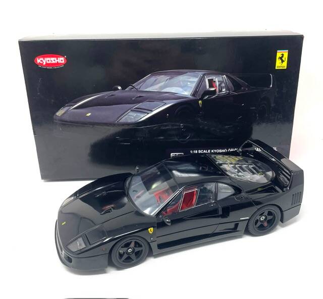 Ferrari F40 black - Kyosho 1:18 Diecast | eAutomobilia the online
